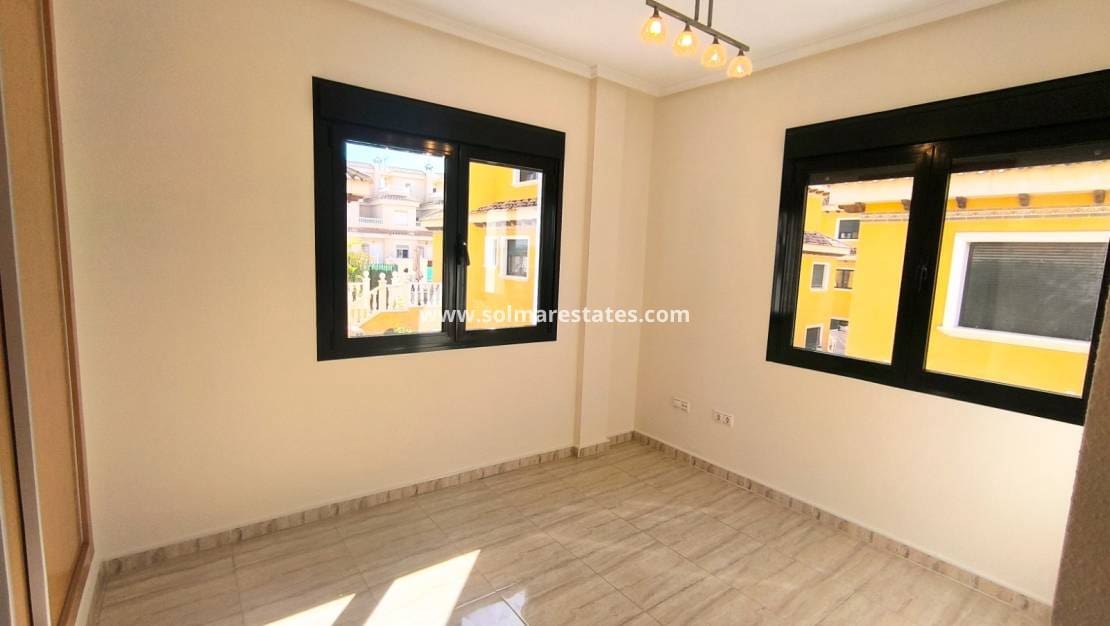 3 slaapkamer Halfvrijstaande villa te koop in Ciudad Quesada met zwembad - € 249.950 (Ref: 9814710)