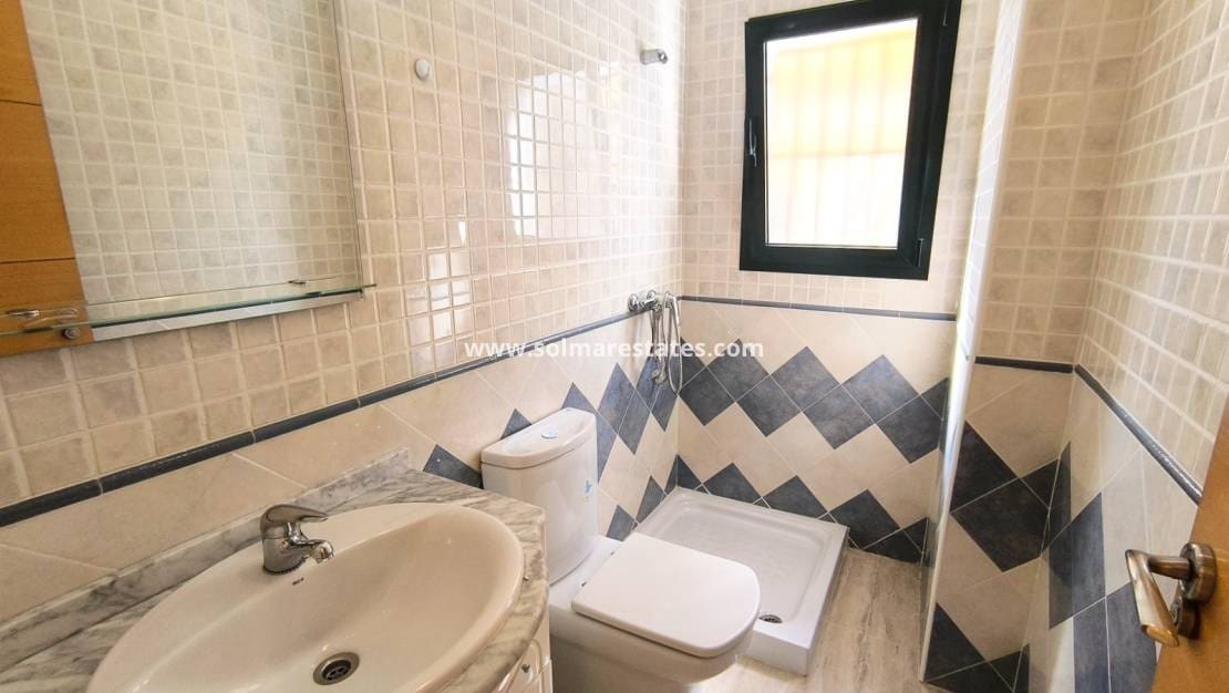 3 slaapkamer Halfvrijstaande villa te koop in Ciudad Quesada met zwembad - € 249.950 (Ref: 9814710)