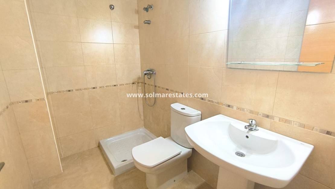 3 slaapkamer Halfvrijstaande villa te koop in Ciudad Quesada met zwembad - € 249.950 (Ref: 9814710)
