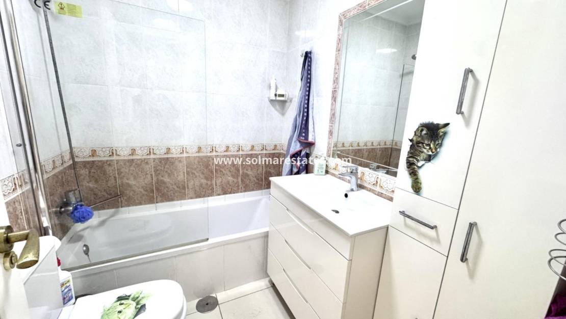 3 chambre Villa/Maison Mitoyenne à vendre à Playa Flamenca avec piscine - 210 000 € (Ref: 9814711)
