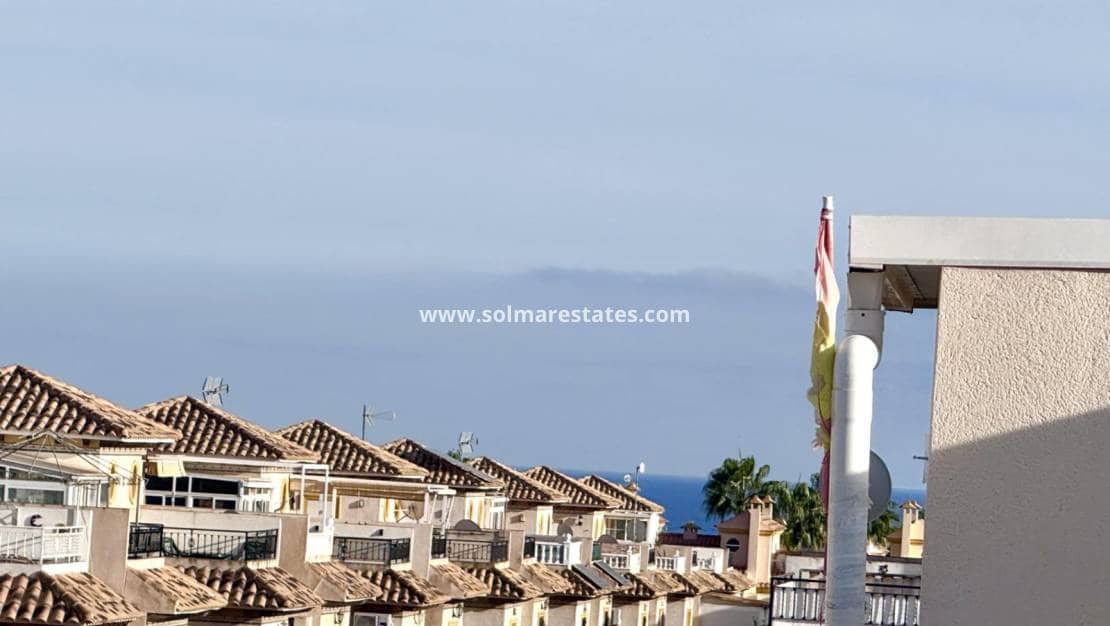 3 chambre Villa/Maison Mitoyenne à vendre à Playa Flamenca avec piscine - 210 000 € (Ref: 9814711)