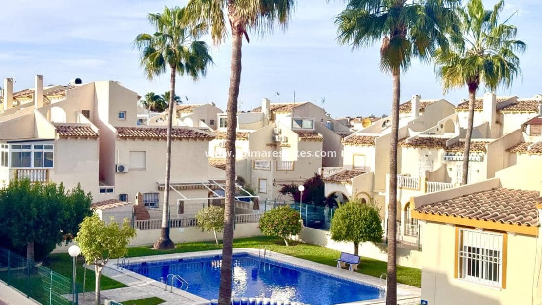 3 chambre Villa/Maison Mitoyenne à vendre à Playa Flamenca avec piscine - 210 000 € (Ref: 9814711)