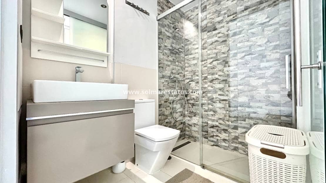 2 soverom Leilighet til salgs i Villamartin med svømmebasseng - € 235 000 (Ref: 9816241)