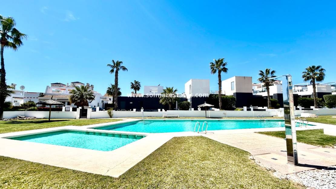 2 soverom Leilighet til salgs i Villamartin med svømmebasseng - € 235 000 (Ref: 9816241)