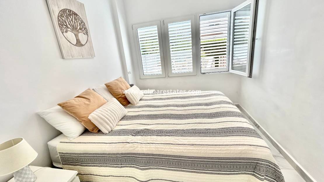 2 soveværelse Lejlighed til salg i La Zenia - € 189.900 (Ref: 9816242)
