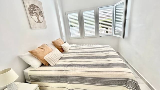 2 soveværelse Lejlighed til salg i La Zenia, Orihuela - € 189.900 (Ref: 9816242)