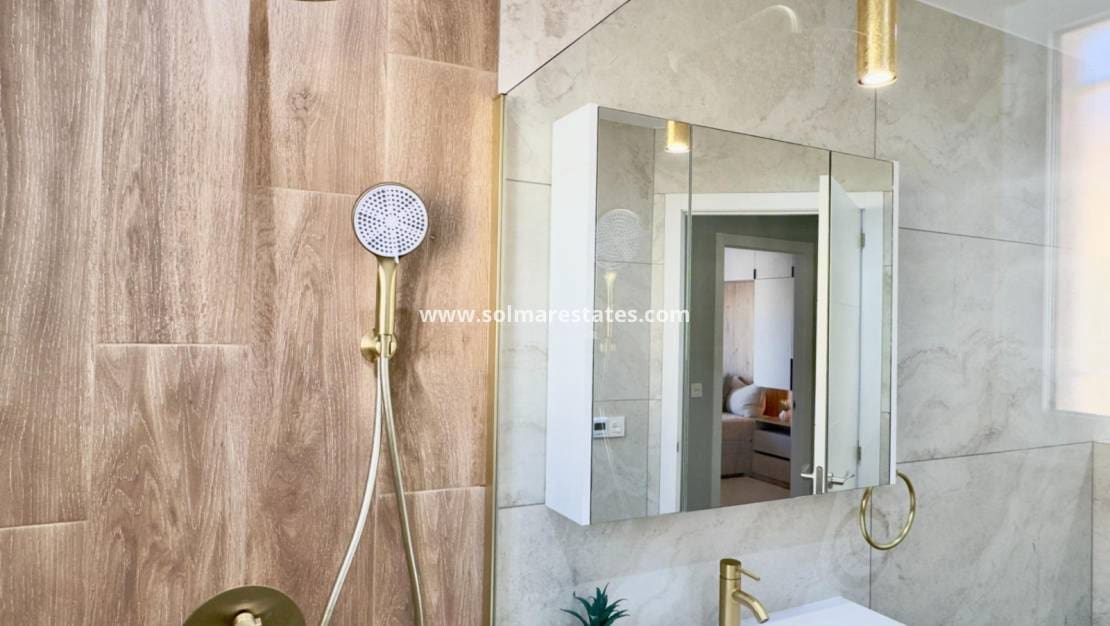 3 sypialnia Dom blizniak na sprzedaż w Ciudad Quesada z basenem - 260 000 € (Ref: 9816244)