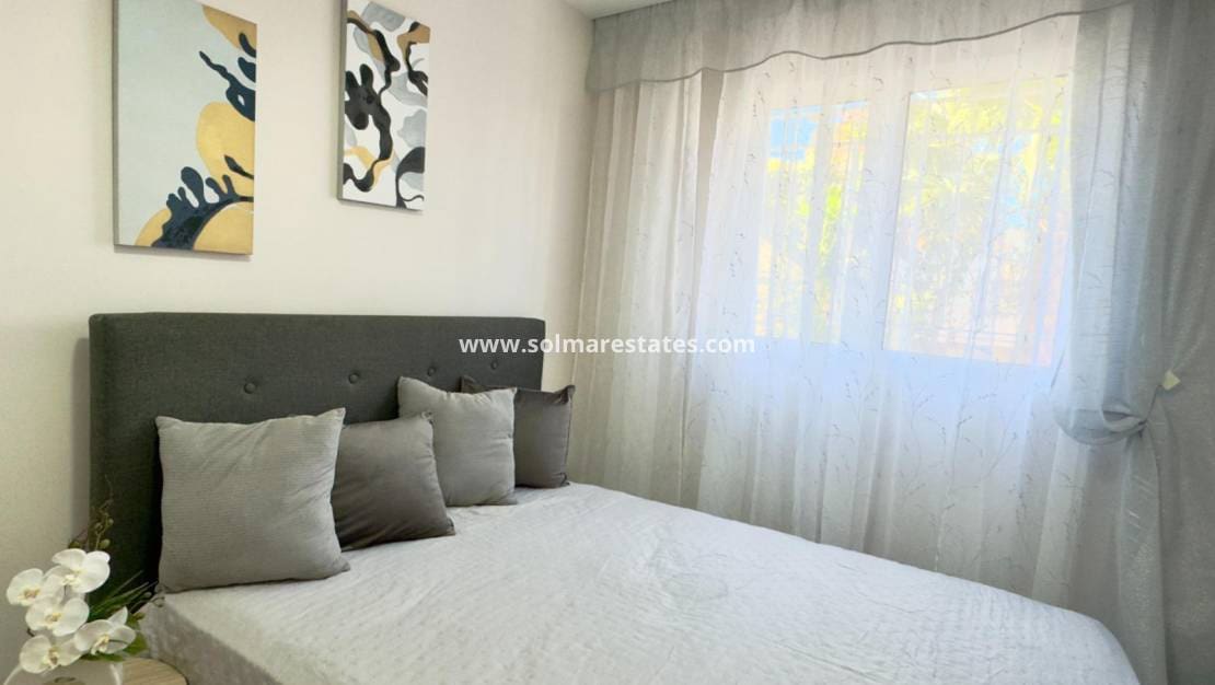 3 sypialnia Dom blizniak na sprzedaż w Ciudad Quesada z basenem - 260 000 € (Ref: 9816244)