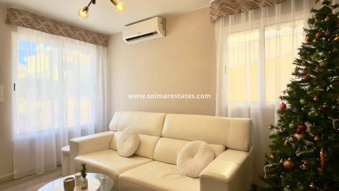 3 sypialnia Dom blizniak na sprzedaż w Ciudad Quesada z basenem - 260 000 € (Ref: 9816244)