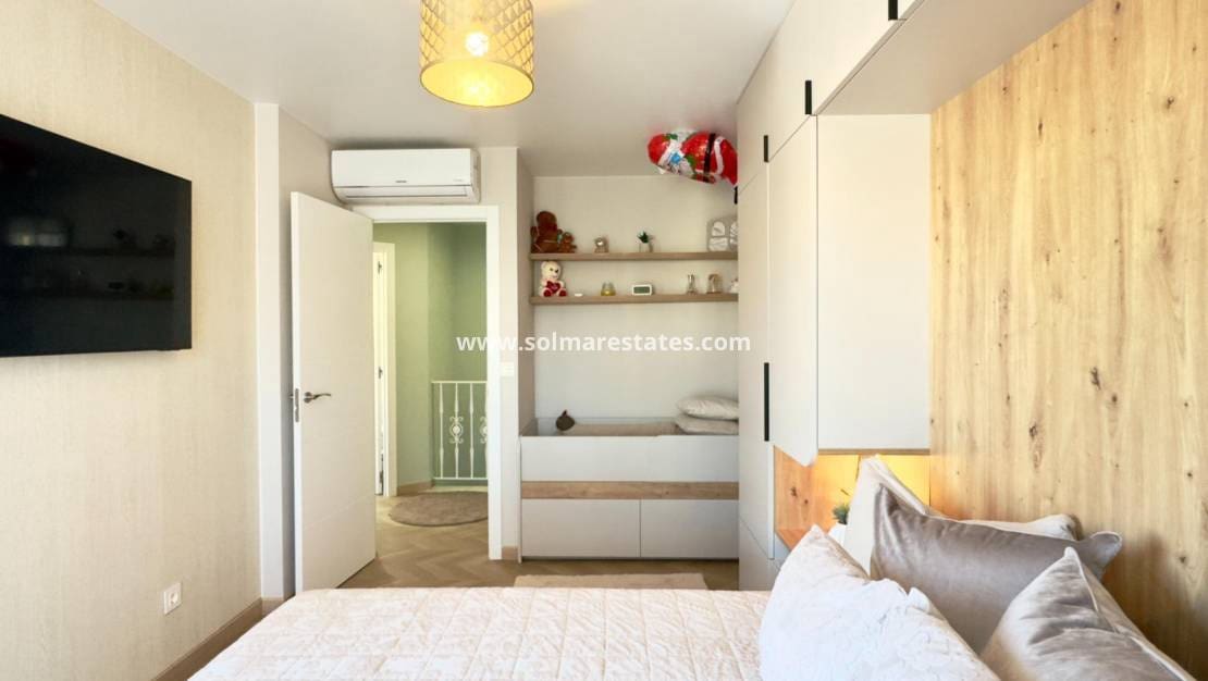 3 sypialnia Dom blizniak na sprzedaż w Ciudad Quesada z basenem - 260 000 € (Ref: 9816244)