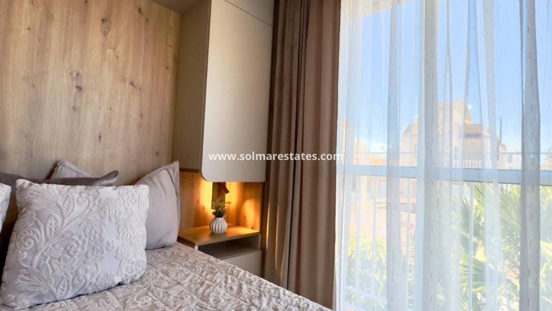 3 sypialnia Dom blizniak na sprzedaż w Ciudad Quesada z basenem - 260 000 € (Ref: 9816244)