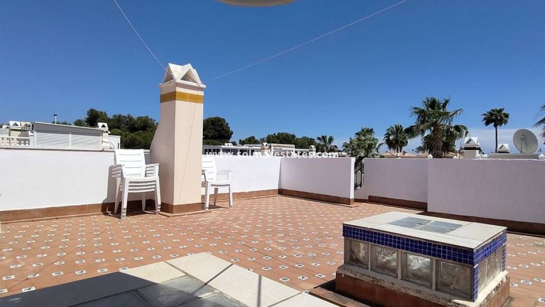 2 sypialnia Bungalow na sprzedaż w Villamartin z basenem - 214 900 € (Ref: 9816370)