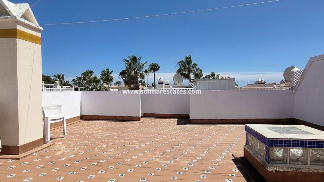 2 sypialnia Bungalow na sprzedaż w Villamartin z basenem - 214 900 € (Ref: 9816370)