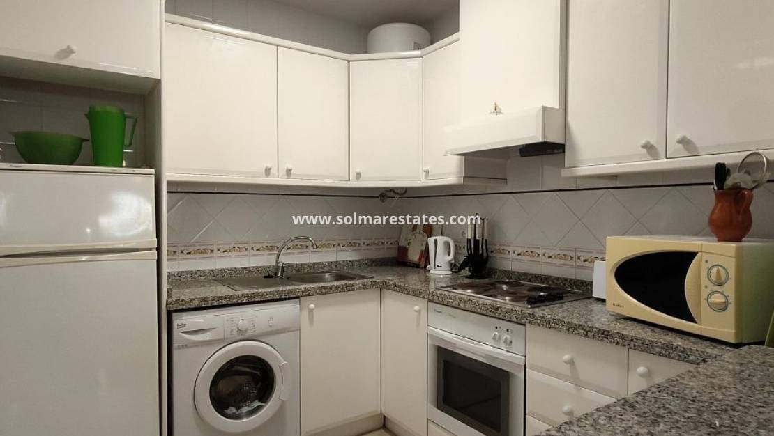 2 sypialnia Bungalow na sprzedaż w Villamartin z basenem - 214 900 € (Ref: 9816370)