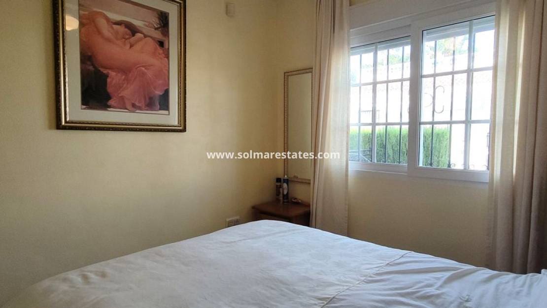 2 sypialnia Bungalow na sprzedaż w Villamartin z basenem - 214 900 € (Ref: 9816370)