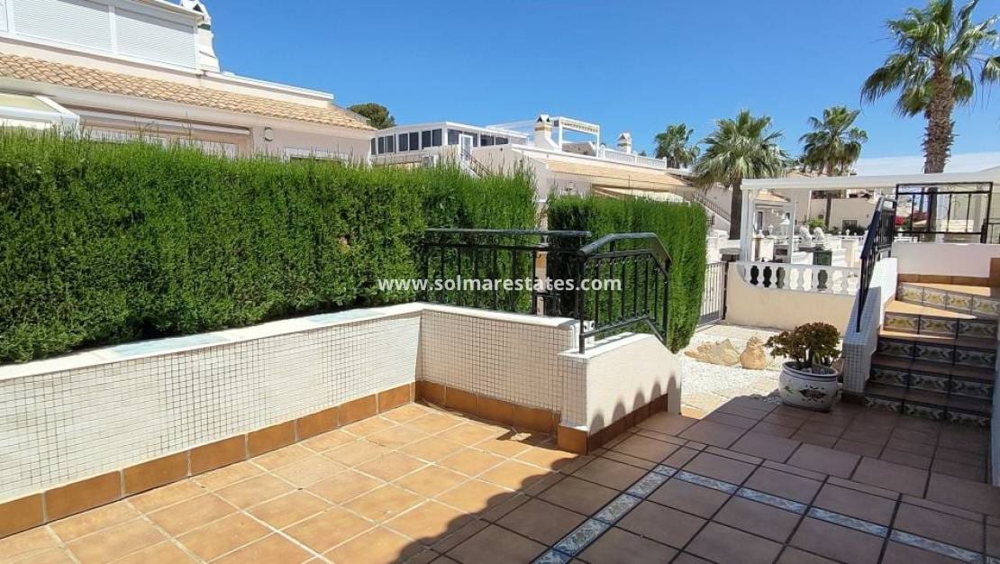 2 sypialnia Bungalow na sprzedaż w Villamartin z basenem - 214 900 € (Ref: 9816370)