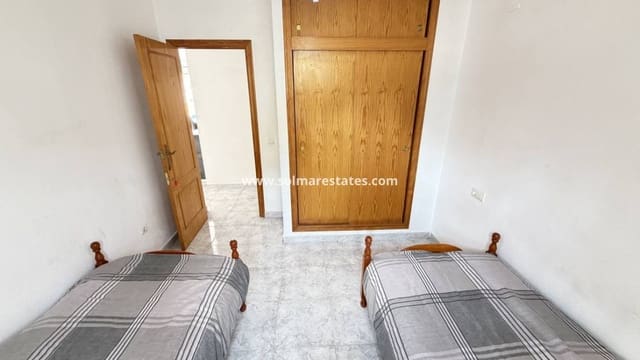 4 slaapkamer Villa te koop in Villamartin, Orihuela met zwembad - € 385.000 (Ref: 9816371)
