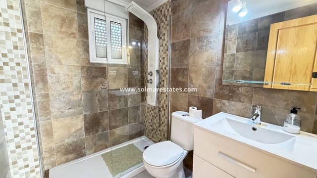 4 slaapkamer Villa te koop in Villamartin, Orihuela met zwembad - € 385.000 (Ref: 9816371)