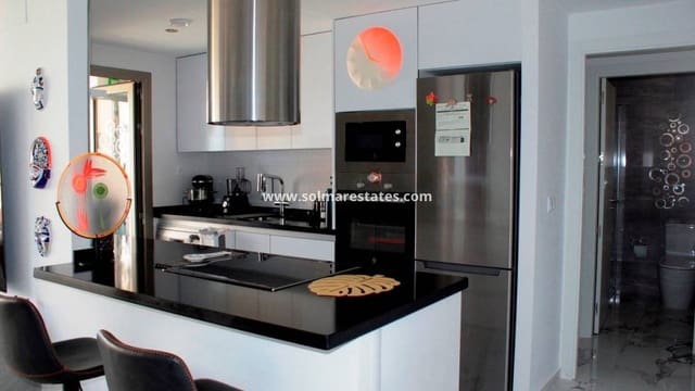 2 soveværelse Lejlighed til salg i Villamartin, Orihuela med swimmingpool - € 315.000 (Ref: 9818740)