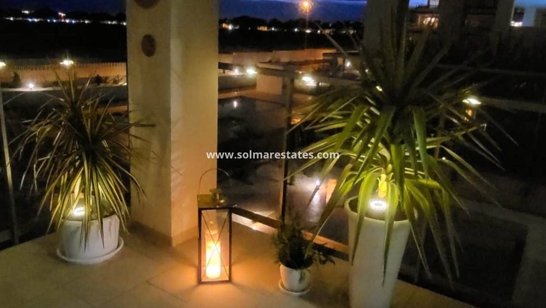 2 soveværelse Lejlighed til salg i Villamartin med swimmingpool - € 315.000 (Ref: 9818740)