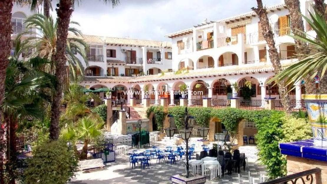 2 soveværelse Lejlighed til salg i Villamartin med swimmingpool - € 315.000 (Ref: 9818740)