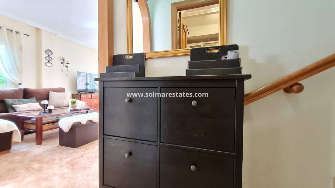 Pareado de 3 habitaciones en Villamartin en venta con piscina - 285.000 € (Ref: 9818742)