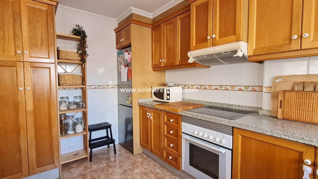 Pareado de 3 habitaciones en Villamartin en venta con piscina - 285.000 € (Ref: 9818742)