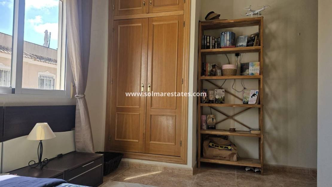 Pareado de 3 habitaciones en Villamartin en venta con piscina - 285.000 € (Ref: 9818742)
