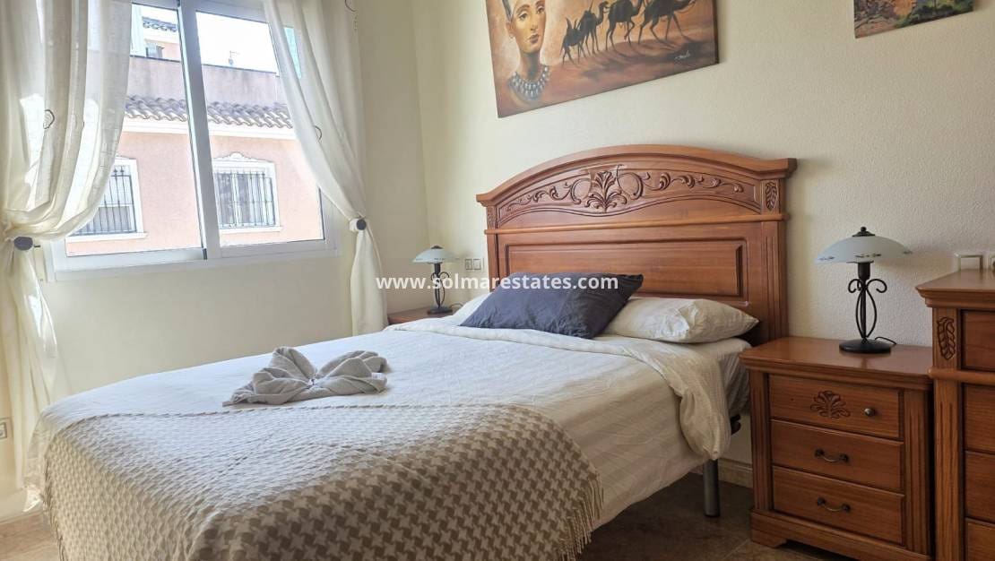 Pareado de 3 habitaciones en Villamartin en venta con piscina - 285.000 € (Ref: 9818742)