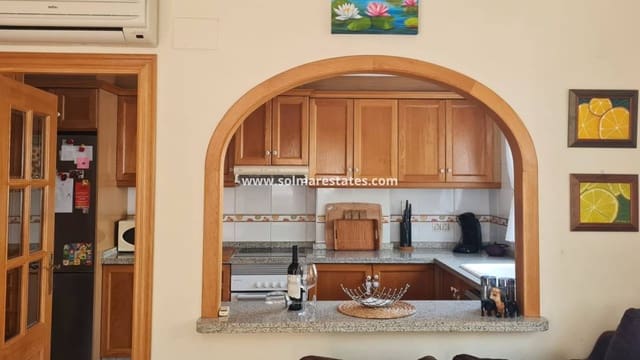 Pareado de 3 habitaciones en Villamartin, Orihuela en venta con piscina - 285.000 € (Ref: 9818742)