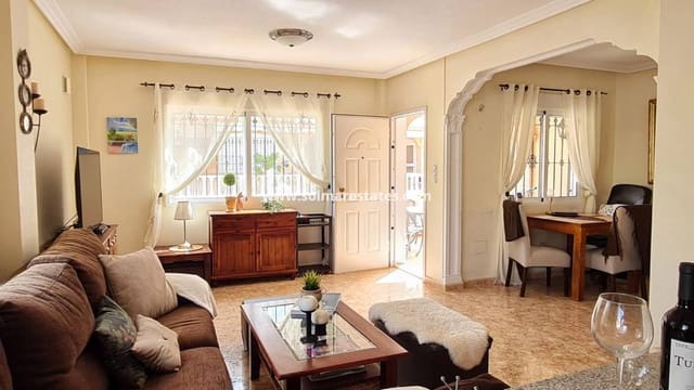 Pareado de 3 habitaciones en Villamartin, Orihuela en venta con piscina - 285.000 € (Ref: 9818742)
