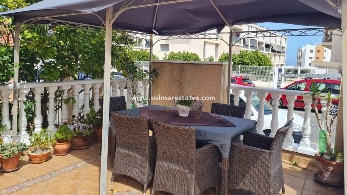 Pareado de 3 habitaciones en Villamartin en venta con piscina - 285.000 € (Ref: 9818742)