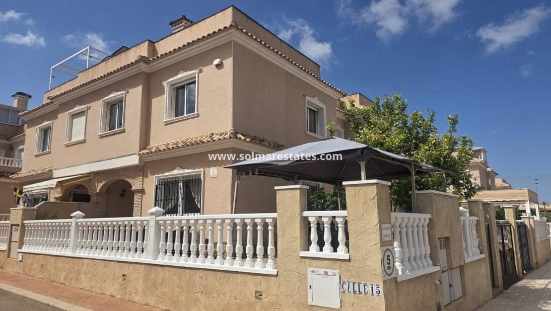 Pareado de 3 habitaciones en Villamartin en venta con piscina - 285.000 € (Ref: 9818742)