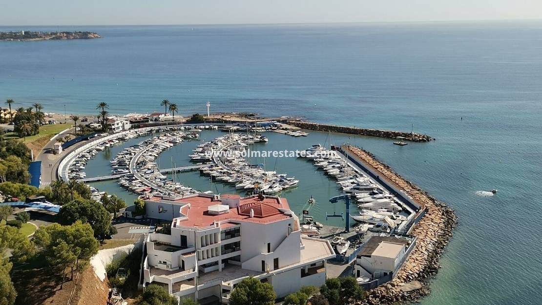 Pareado de 3 habitaciones en Villamartin en venta con piscina - 285.000 € (Ref: 9818742)