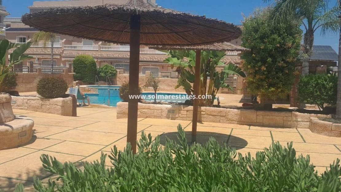3 bedroom Semi-detached Villa for sale in Villamartin with pool - € 255,000 (Ref: 9818742)