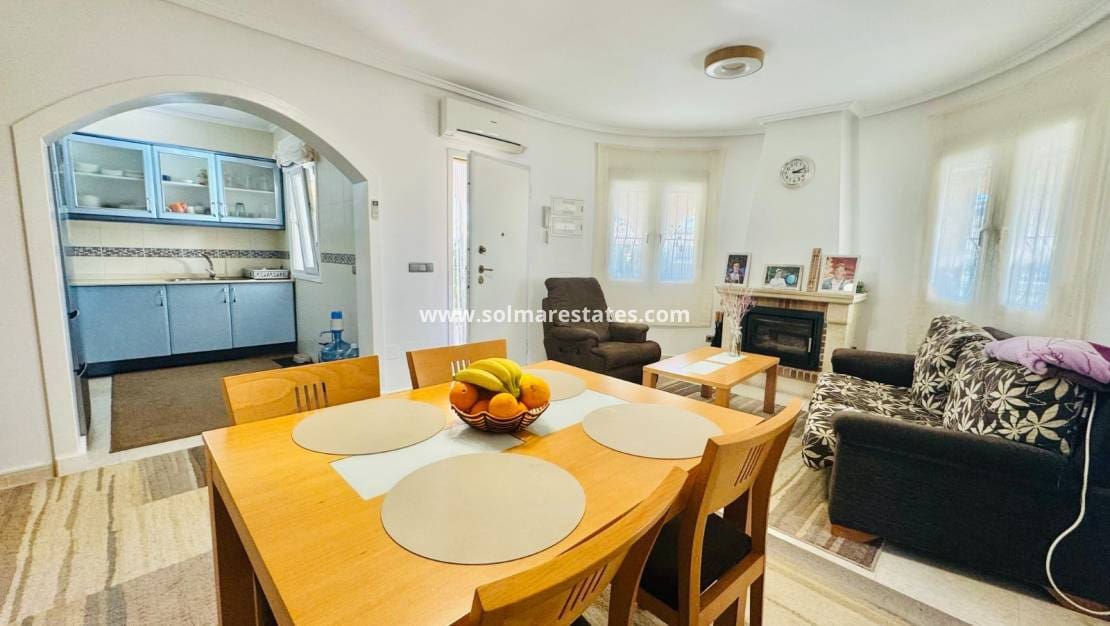 3 Zimmer Villa zu verkaufen in Ciudad Quesada mit Pool - 325.000 € (Ref: 9819324)