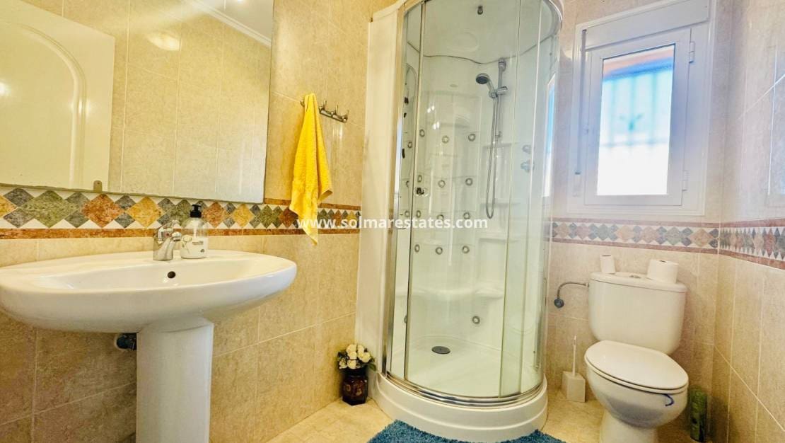 3 Zimmer Villa zu verkaufen in Ciudad Quesada mit Pool - 325.000 € (Ref: 9819324)