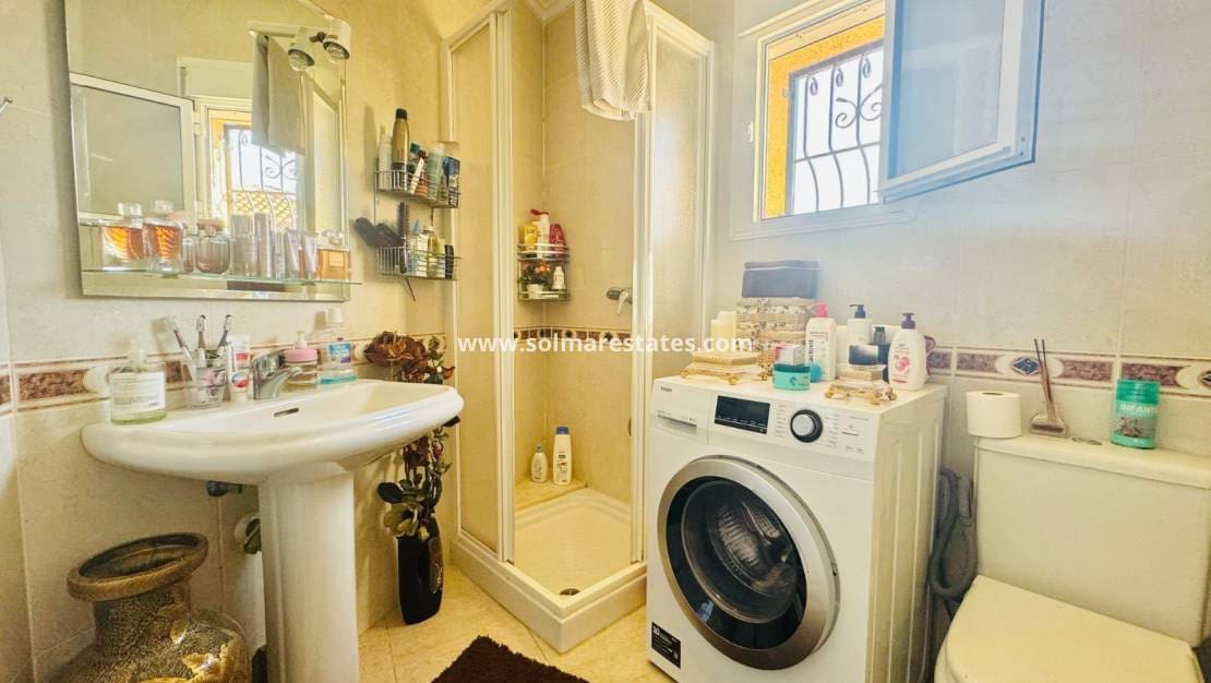 3 Zimmer Villa zu verkaufen in Ciudad Quesada mit Pool - 325.000 € (Ref: 9819324)