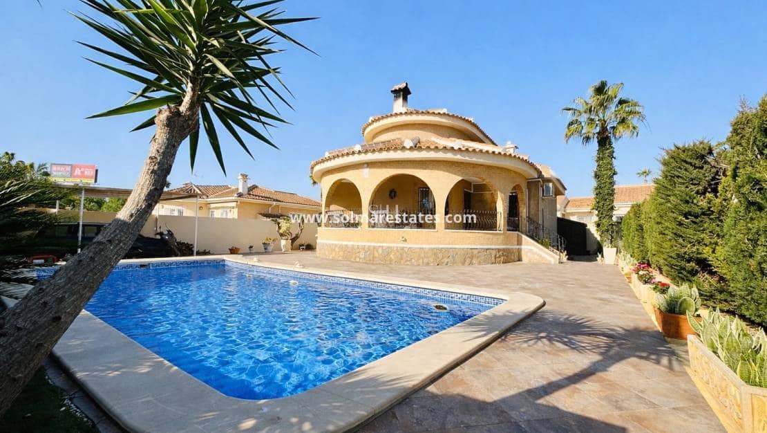 3 Zimmer Villa zu verkaufen in Ciudad Quesada mit Pool - 325.000 € (Ref: 9819324)