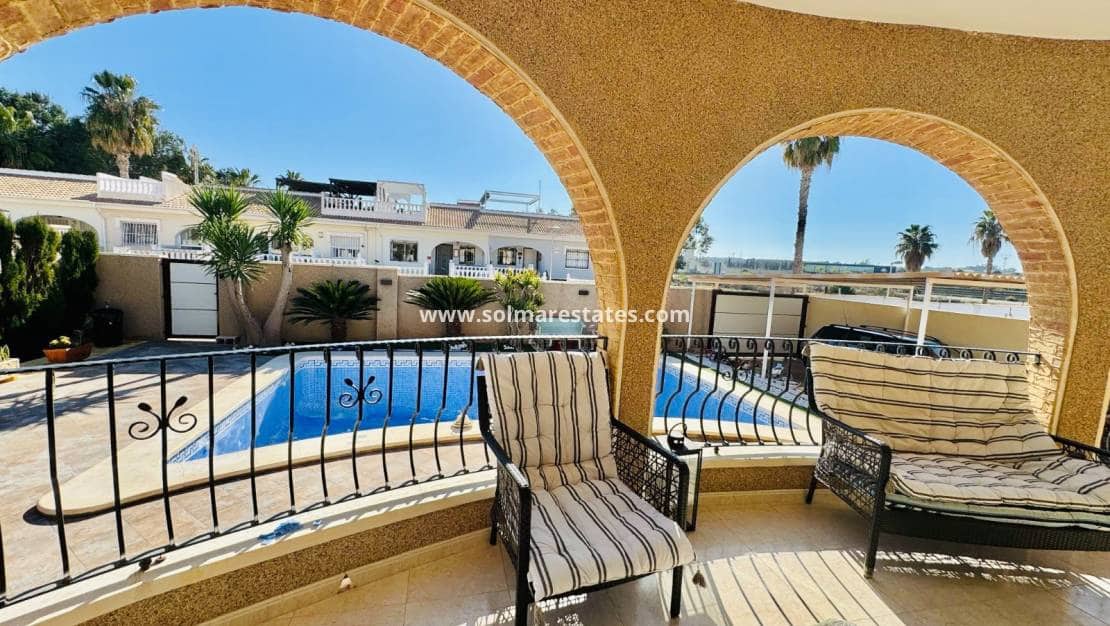 3 Zimmer Villa zu verkaufen in Ciudad Quesada mit Pool - 325.000 € (Ref: 9819324)