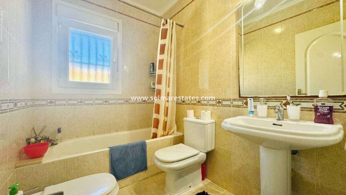 3 Zimmer Villa zu verkaufen in Ciudad Quesada mit Pool - 325.000 € (Ref: 9819324)