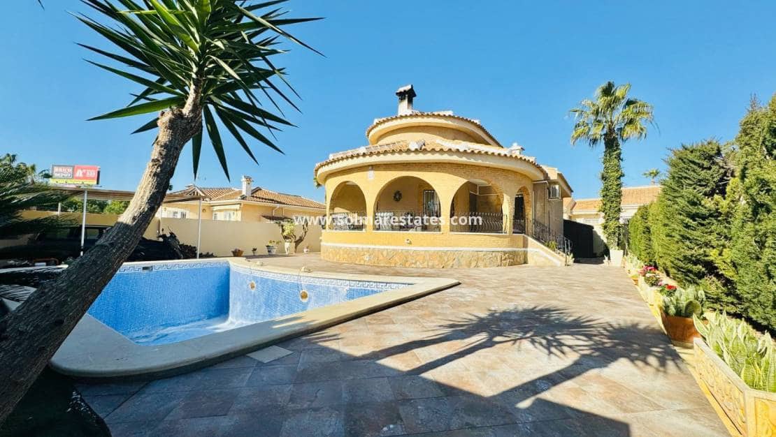 3 Zimmer Villa zu verkaufen in Ciudad Quesada mit Pool - 325.000 € (Ref: 9819324)