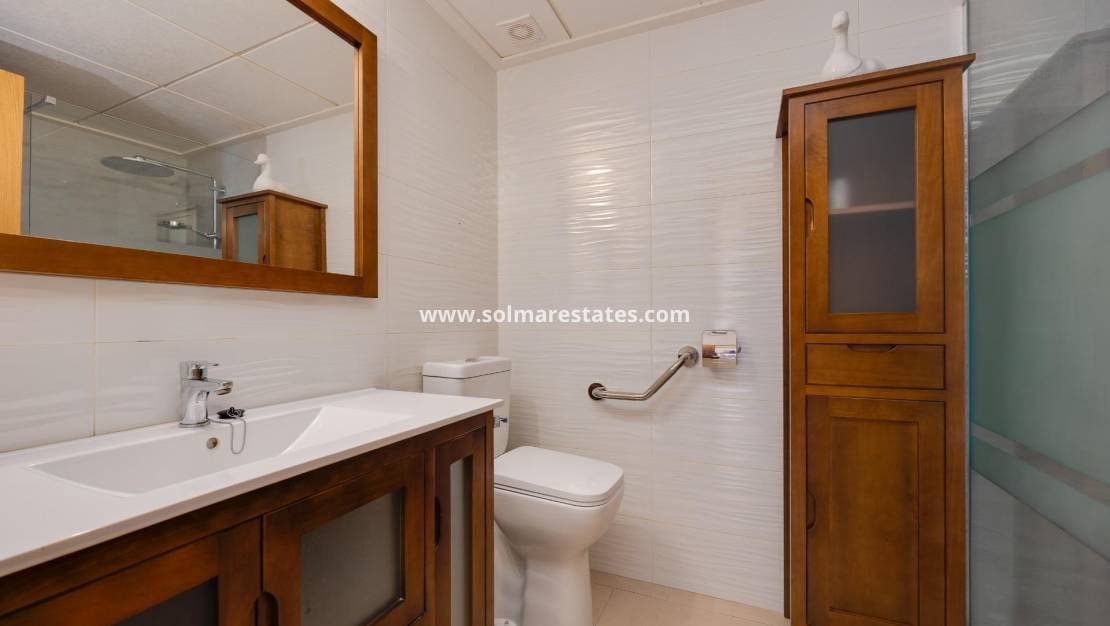 2 camera da letto Bungalow in vendita in Villamartin con piscina - 199.000 € (Rif: 9821577)