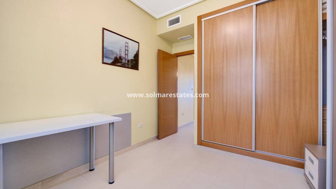 2 camera da letto Bungalow in vendita in Villamartin con piscina - 199.000 € (Rif: 9821577)