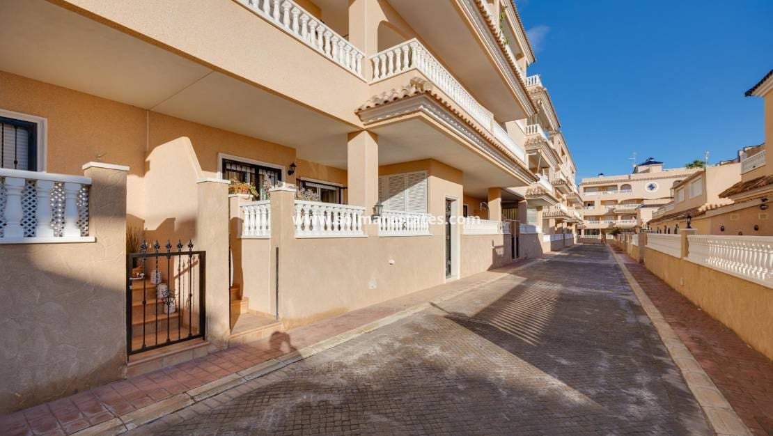 2 camera da letto Bungalow in vendita in Villamartin con piscina - 199.000 € (Rif: 9821577)