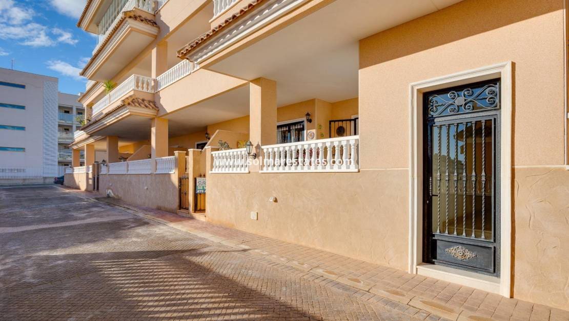 2 camera da letto Bungalow in vendita in Villamartin con piscina - 199.000 € (Rif: 9821577)