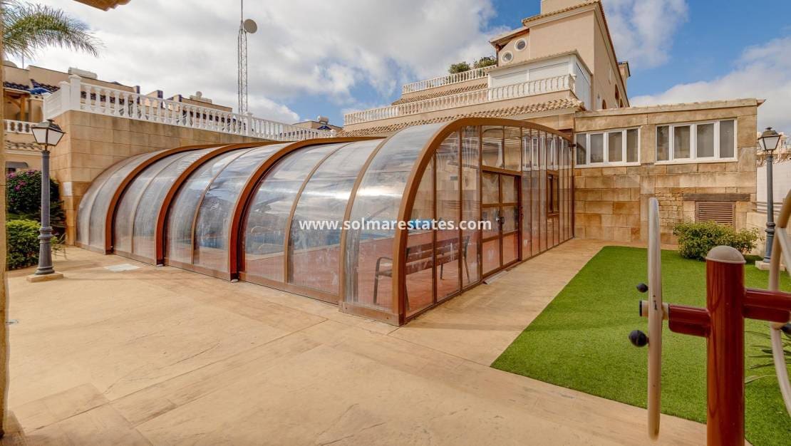 2 camera da letto Bungalow in vendita in Villamartin con piscina - 199.000 € (Rif: 9821577)