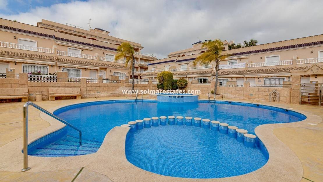 2 camera da letto Bungalow in vendita in Villamartin con piscina - 199.000 € (Rif: 9821577)