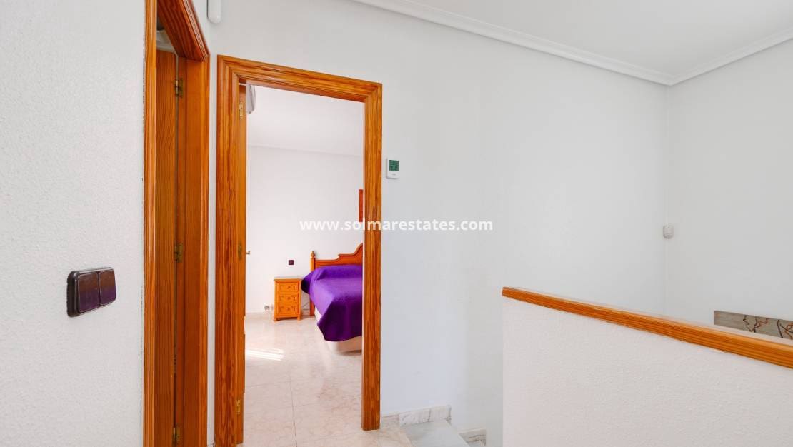 Chalet de 3 habitaciones en Playa Flamenca en venta con piscina - 395.000 € (Ref: 9827340)