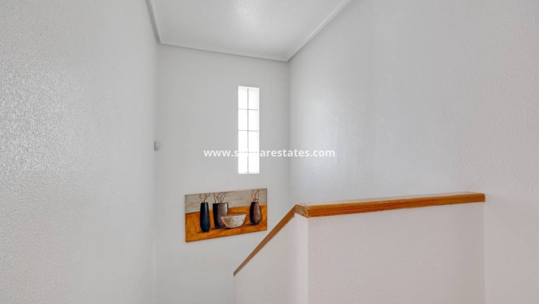 Chalet de 3 habitaciones en Playa Flamenca en venta con piscina - 395.000 € (Ref: 9827340)